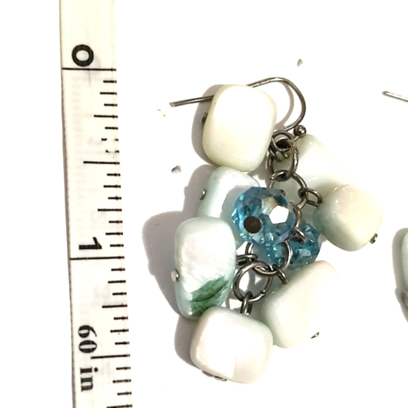 VINTAGE MILKY WHITE SHELL STONE CHIPS BLUE CRYSTAL DANGLE HOOK 1.5" EARRINGS - Picture 7 of 9